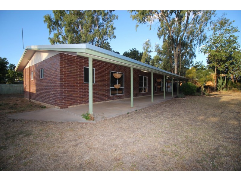 5 Hall Place, Emerald QLD 4720