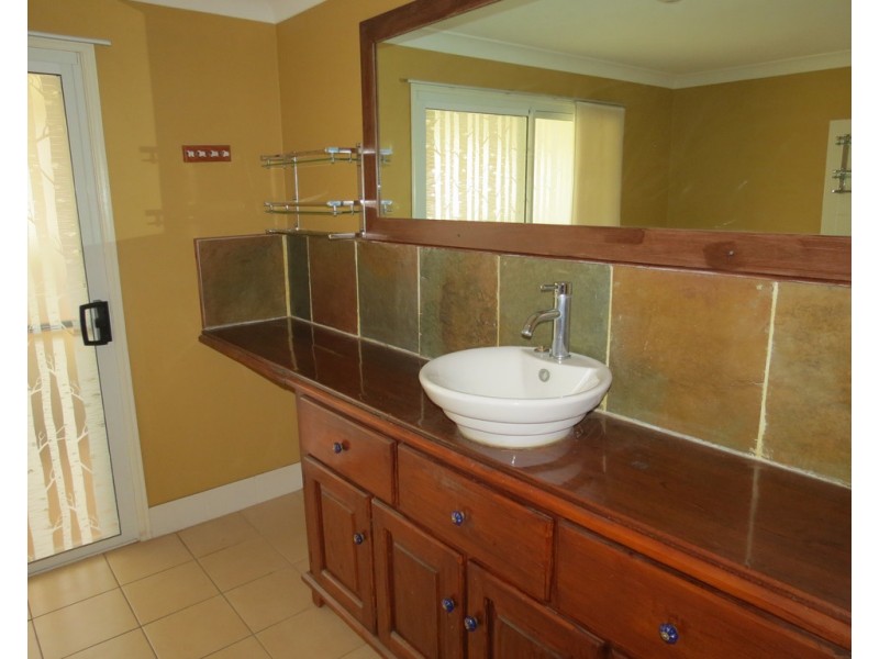 80-82 South Calliope Street, Springsure QLD 4722