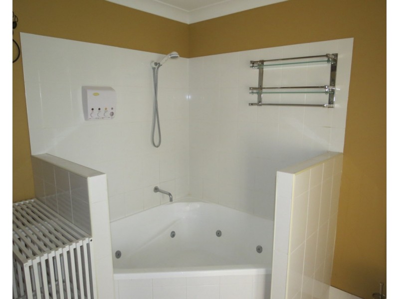 80-82 South Calliope Street, Springsure QLD 4722