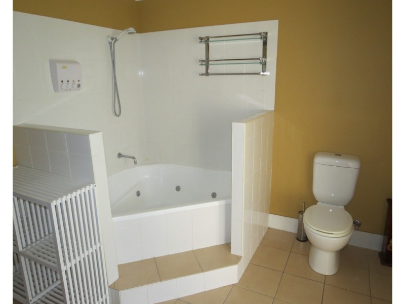 80-82 South Calliope Street, Springsure QLD 4722