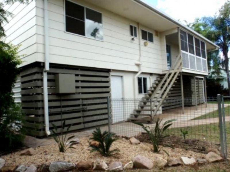 30 Colleen Avenue, Emerald QLD 4720