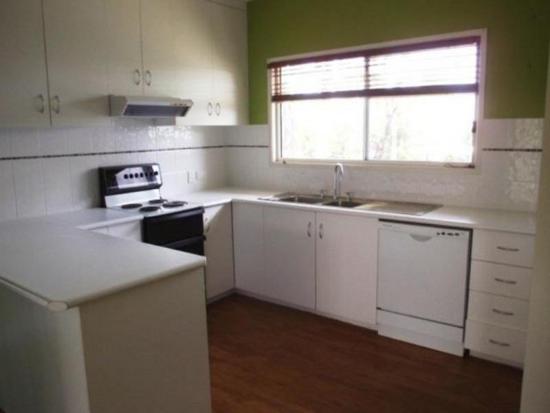 30 Colleen Avenue, Emerald QLD 4720
