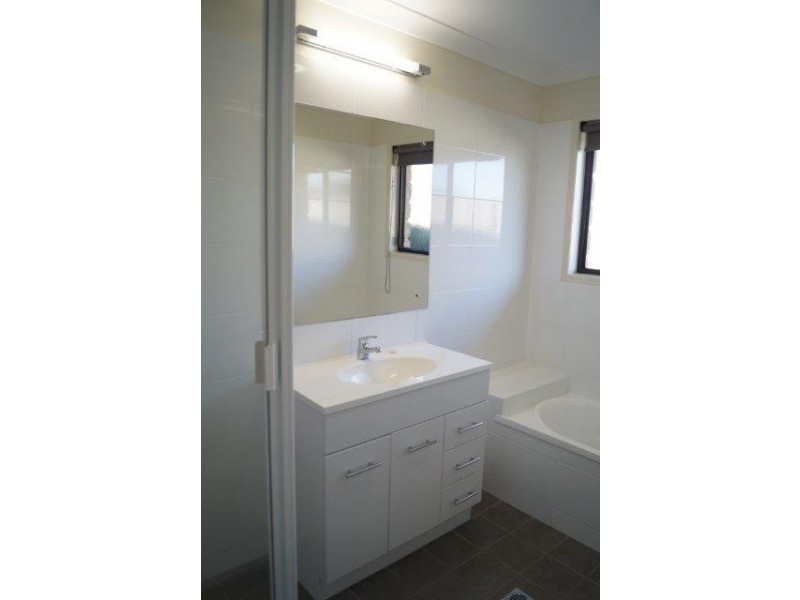 34 Moriarty Street, Emerald QLD 4720