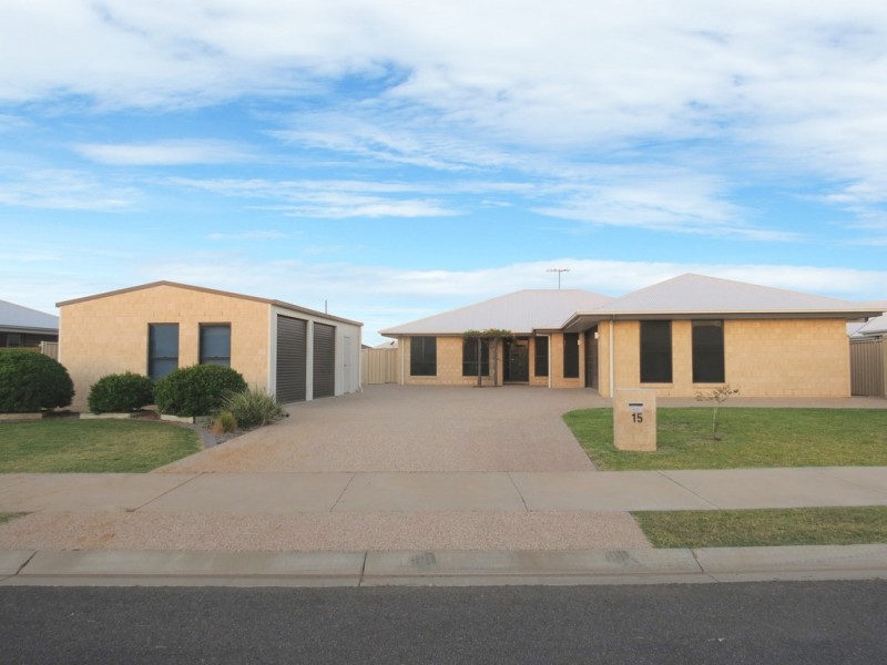 15 Kassidy Drive, Emerald QLD 4720
