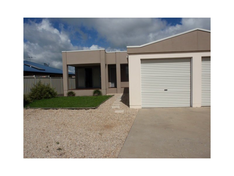 16A Mayfair Drive, Emerald QLD 4720