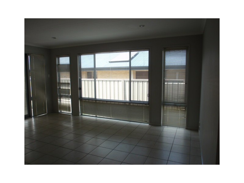 16A Mayfair Drive, Emerald QLD 4720