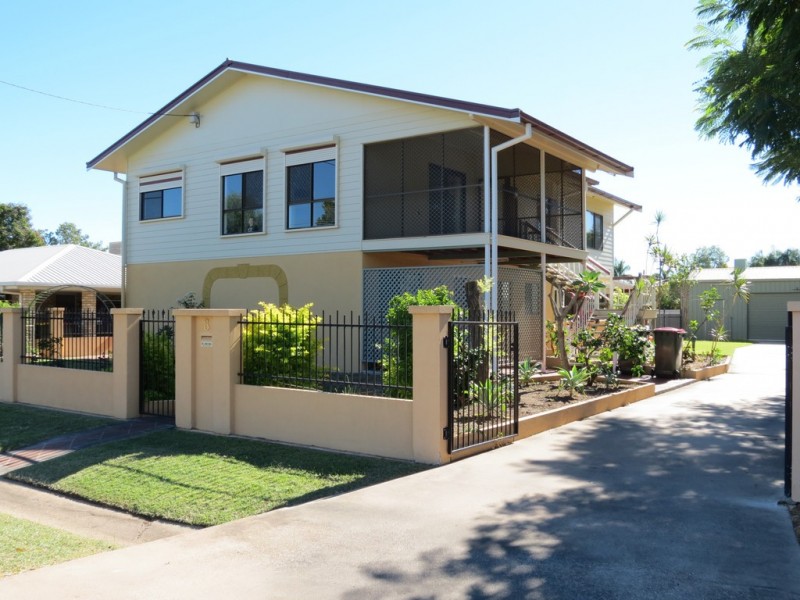 8 Martin Place, Emerald QLD 4720