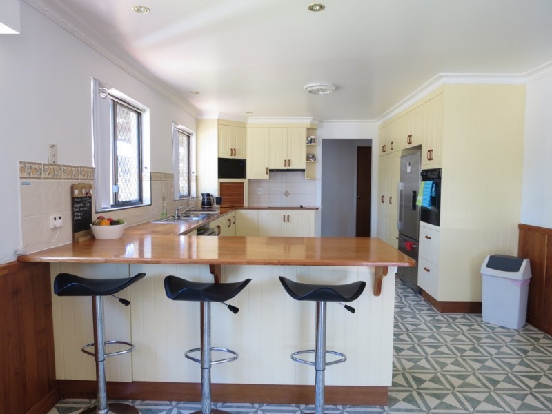 8 Martin Place, Emerald QLD 4720