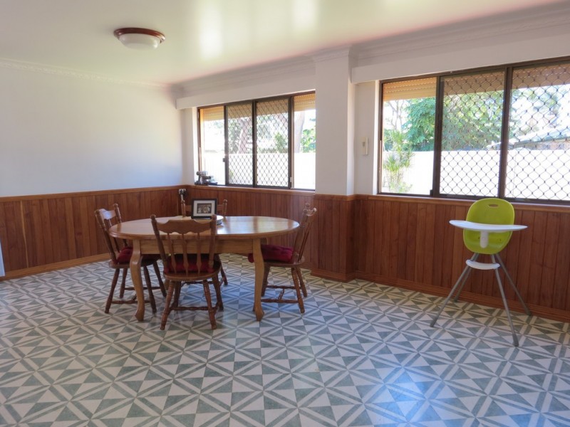 8 Martin Place, Emerald QLD 4720