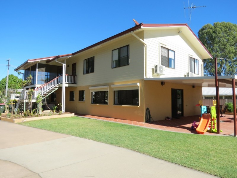 8 Martin Place, Emerald QLD 4720