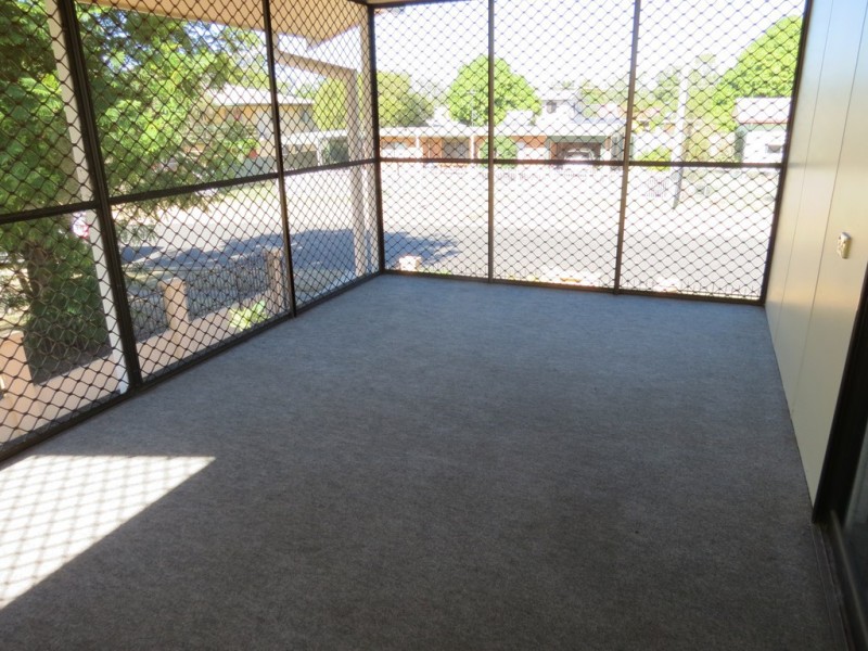 8 Martin Place, Emerald QLD 4720
