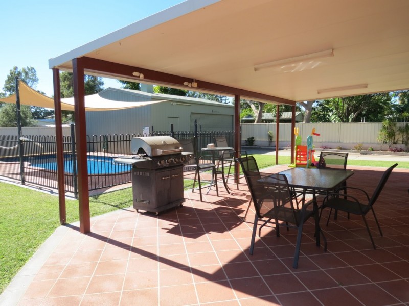 8 Martin Place, Emerald QLD 4720