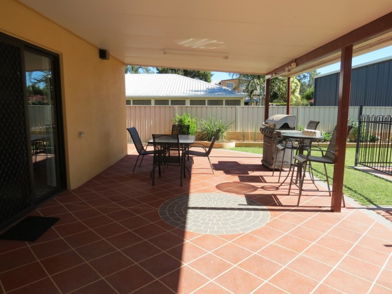 8 Martin Place, Emerald QLD 4720