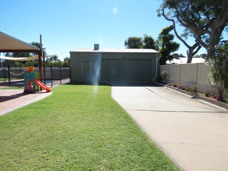 8 Martin Place, Emerald QLD 4720