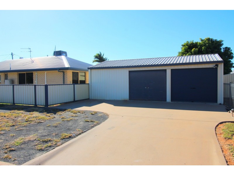 8 Stephanie Court, Emerald QLD 4720
