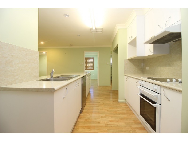 8 Stephanie Court, Emerald QLD 4720