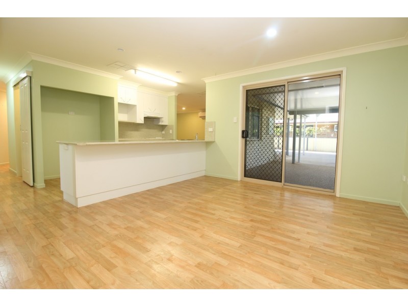 8 Stephanie Court, Emerald QLD 4720