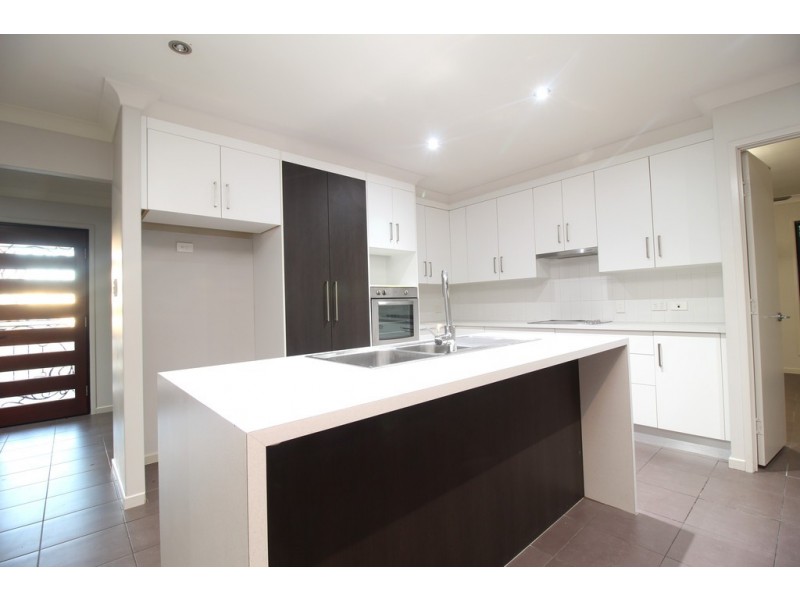 21 Glovar Street, Emerald QLD 4720