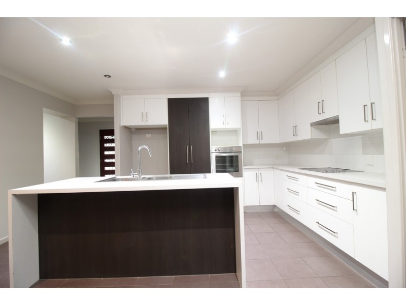 21 Glovar Street, Emerald QLD 4720