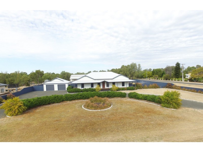 2 Birch Drive, Emerald QLD 4720