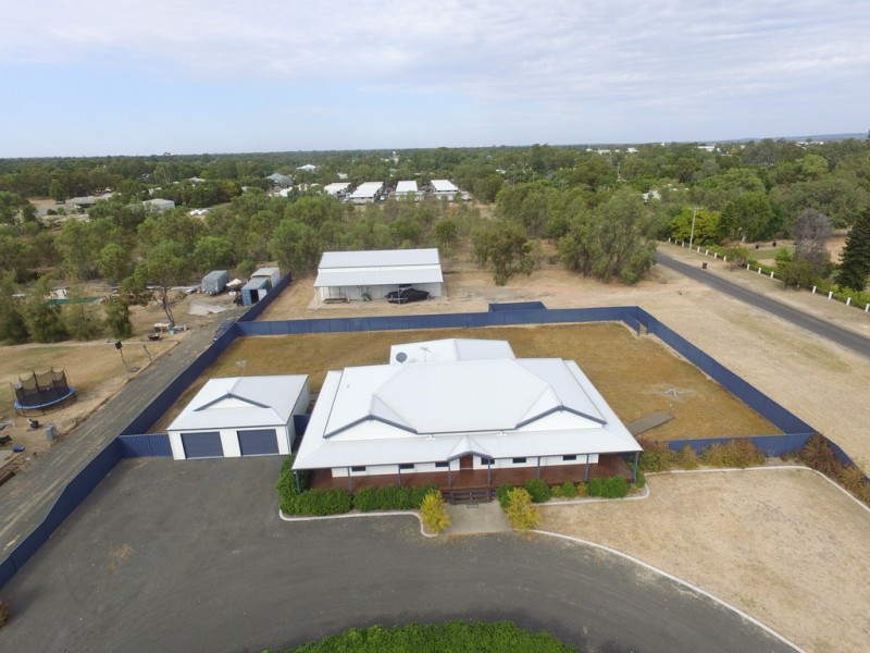 2 Birch Drive, Emerald QLD 4720