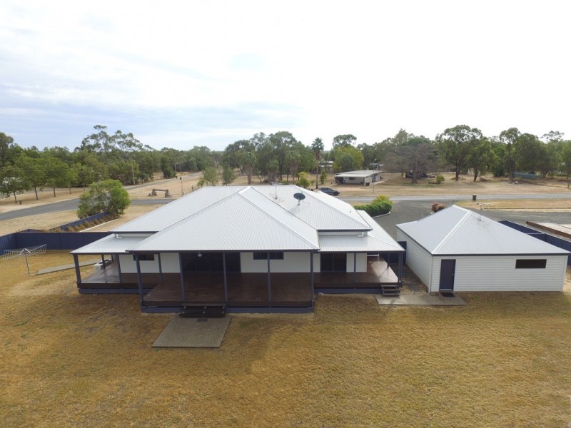 2 Birch Drive, Emerald QLD 4720