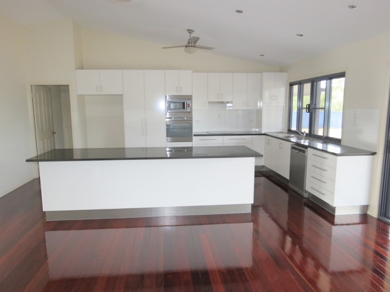 2 Birch Drive, Emerald QLD 4720