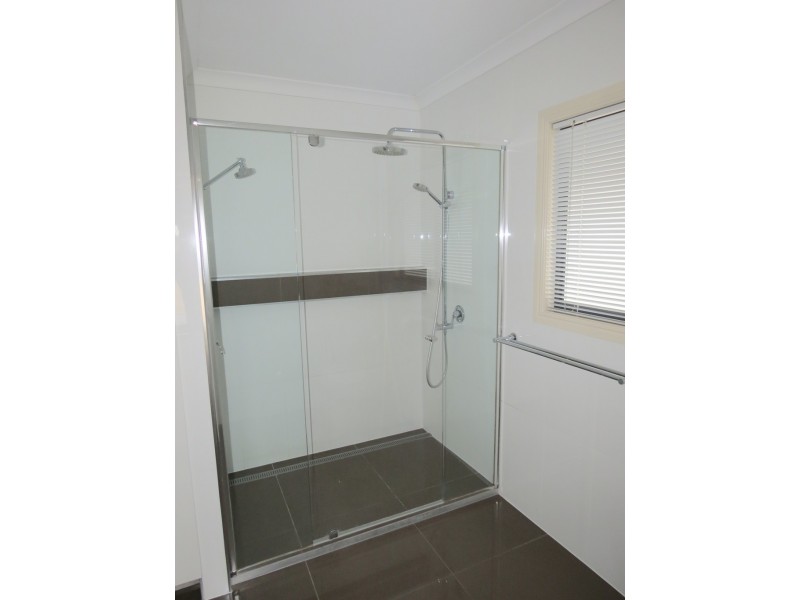 2 Birch Drive, Emerald QLD 4720