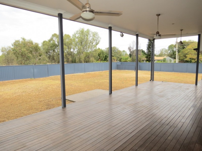 2 Birch Drive, Emerald QLD 4720