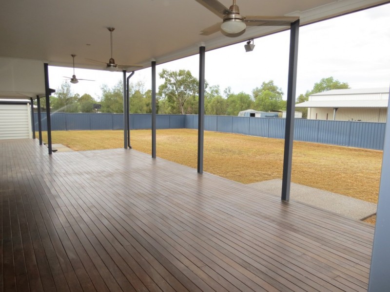 2 Birch Drive, Emerald QLD 4720