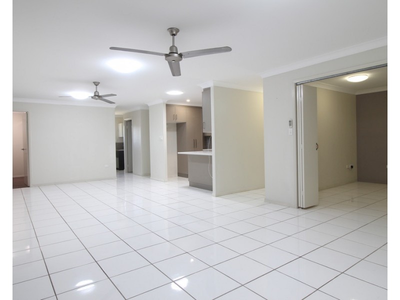 55 White Street, Emerald QLD 4720
