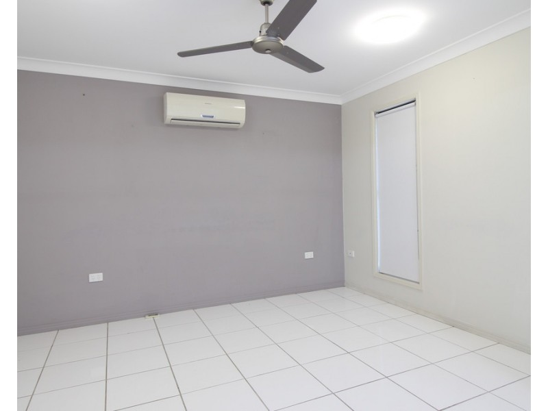 55 White Street, Emerald QLD 4720