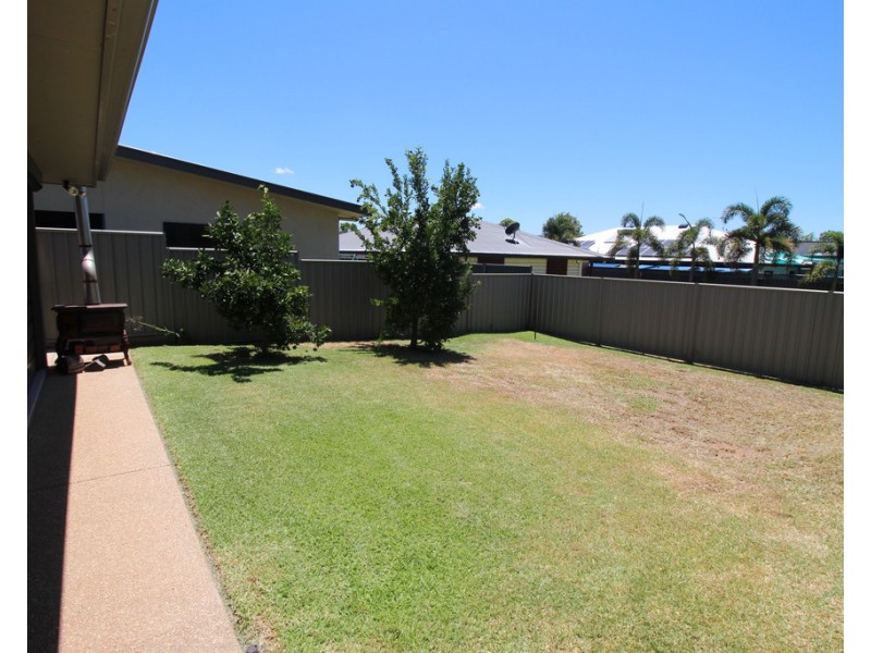 55 White Street, Emerald QLD 4720