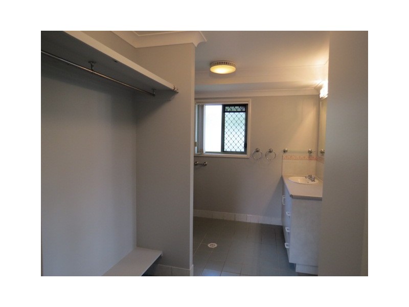 1 Kurrajong Close, Emerald QLD 4720