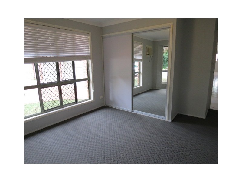 1 Kurrajong Close, Emerald QLD 4720
