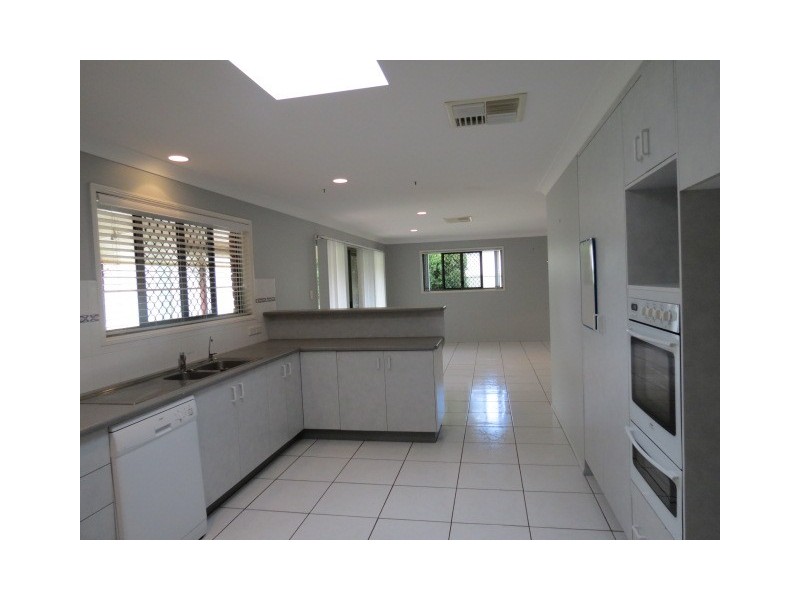 1 Kurrajong Close, Emerald QLD 4720