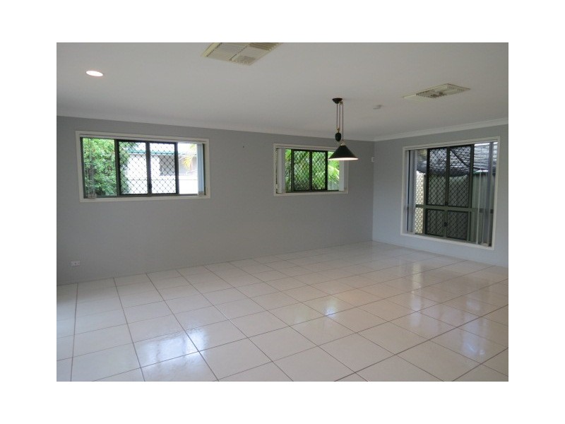 1 Kurrajong Close, Emerald QLD 4720