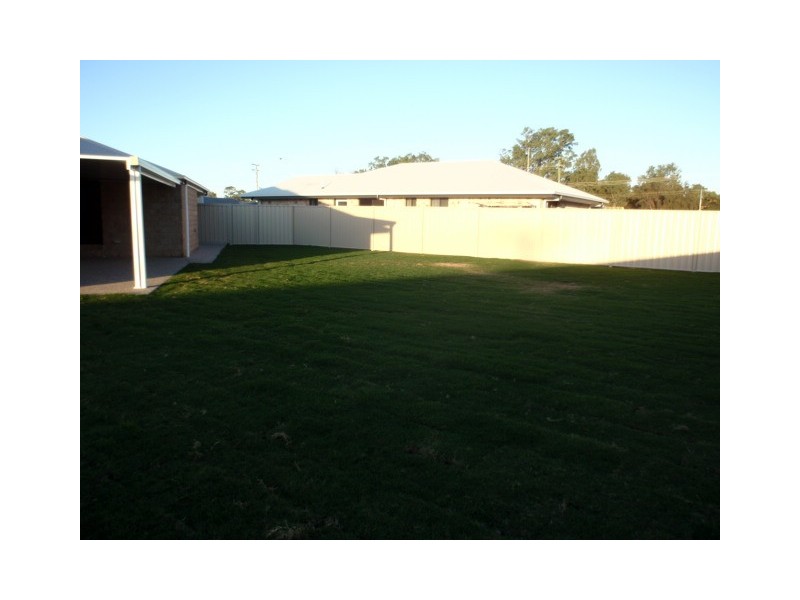 5 Highlands Court, Emerald QLD 4720