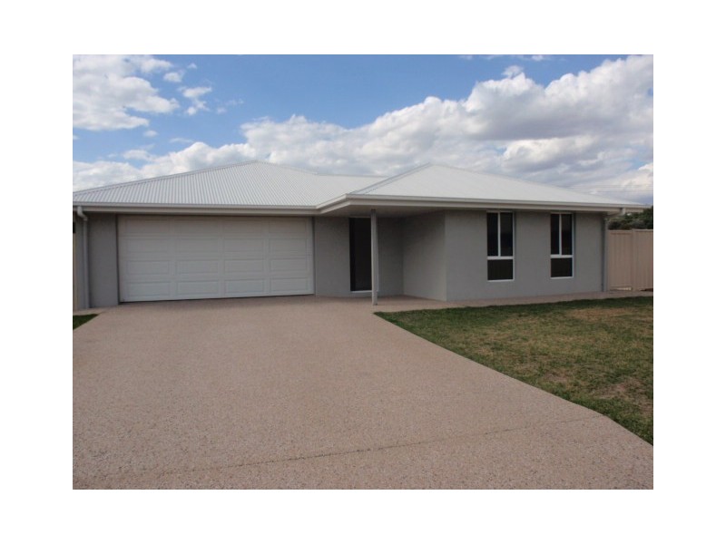 9 Blue Gum Drive, Emerald QLD 4720