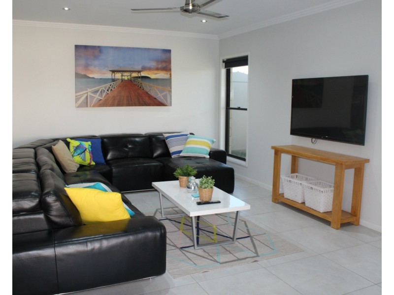 4 Canterbury Road, Emerald QLD 4720
