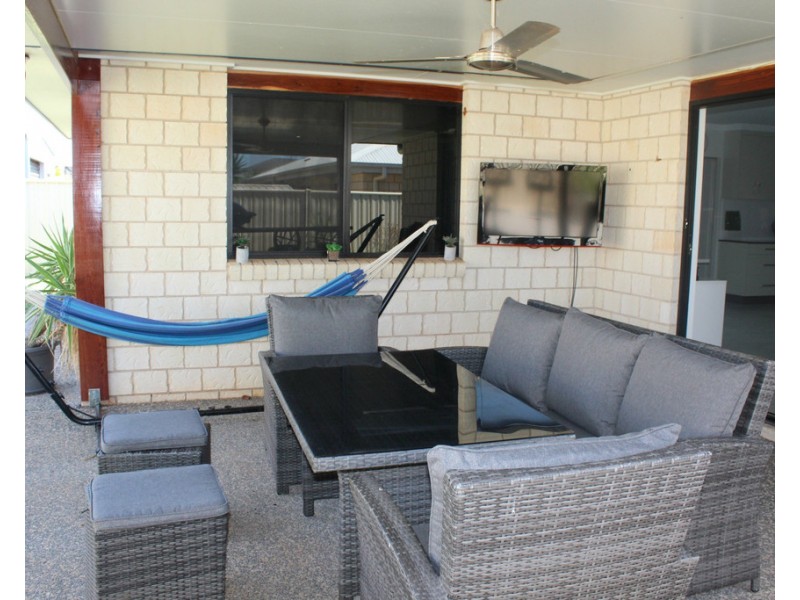 4 Canterbury Road, Emerald QLD 4720