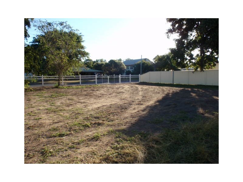 22 Brief Street, Emerald QLD 4720