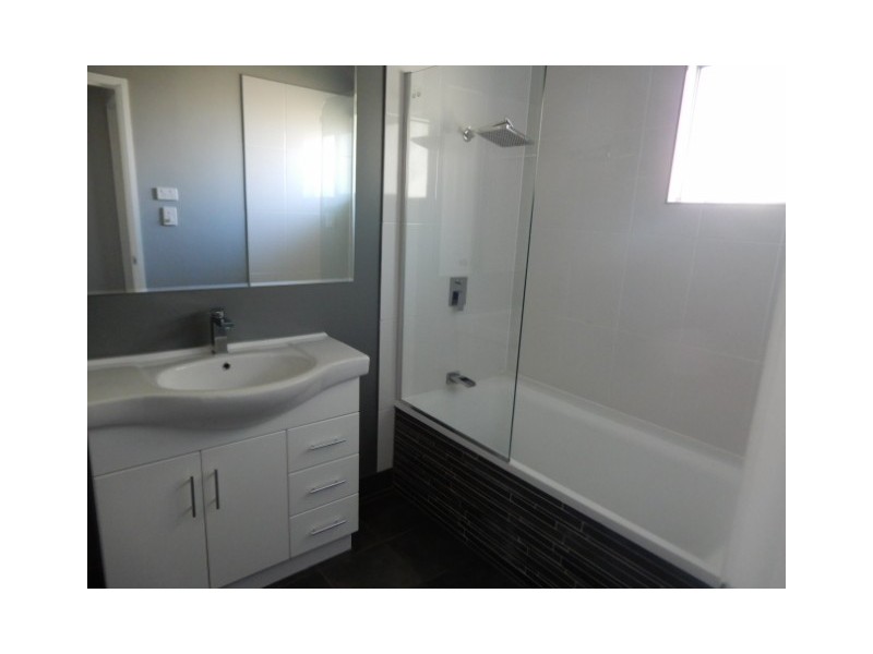 4 Leichhardt Street, Emerald QLD 4720