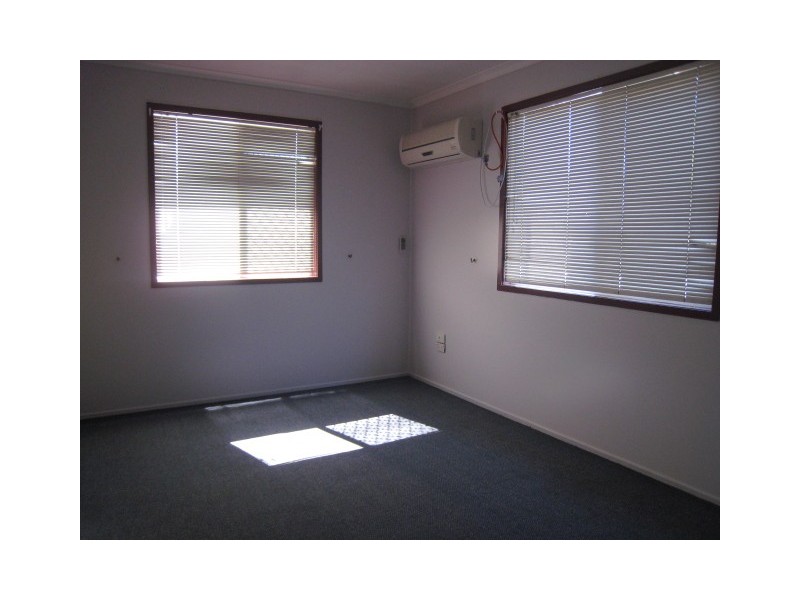 39 Harris Street, Emerald QLD 4720