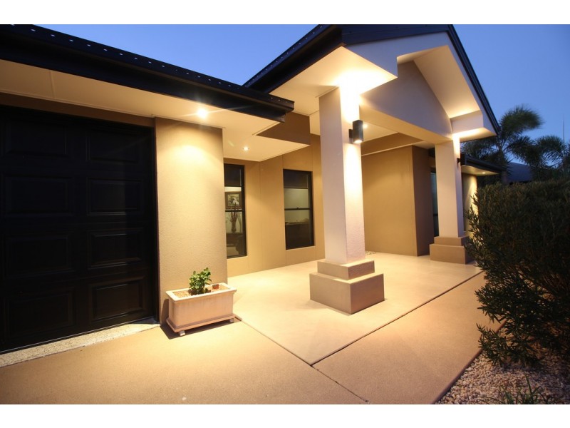 24 Carrington Place, Emerald QLD 4720