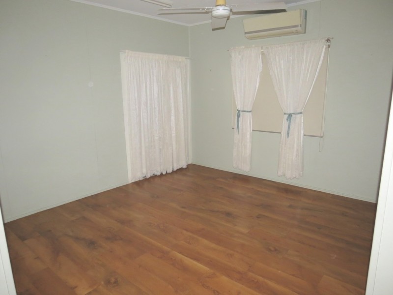 21 Mellish Crescent, Emerald QLD 4720