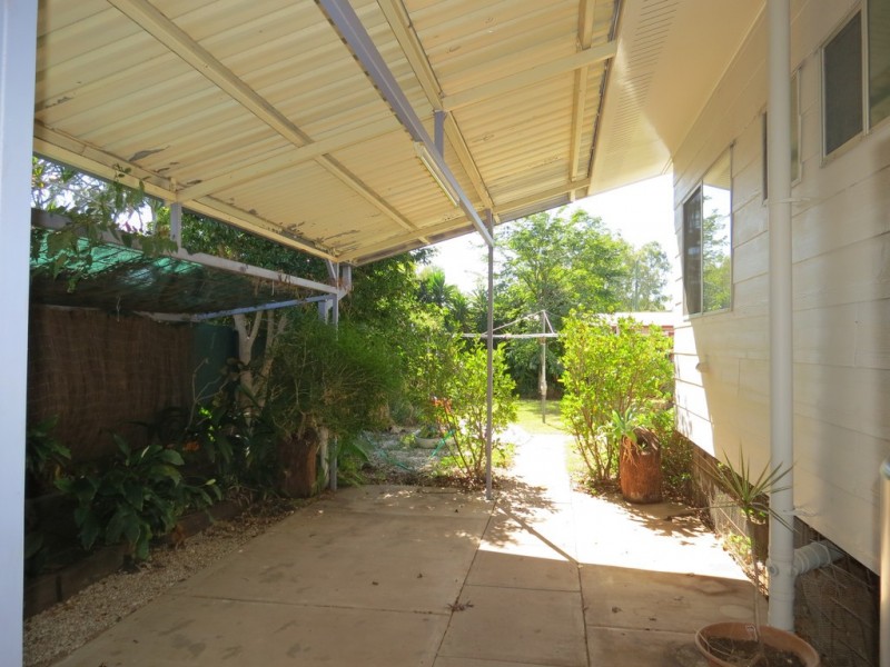 21 Mellish Crescent, Emerald QLD 4720
