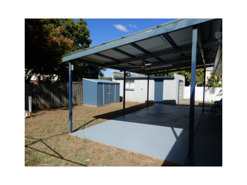 98 Anakie Street, Emerald QLD 4720