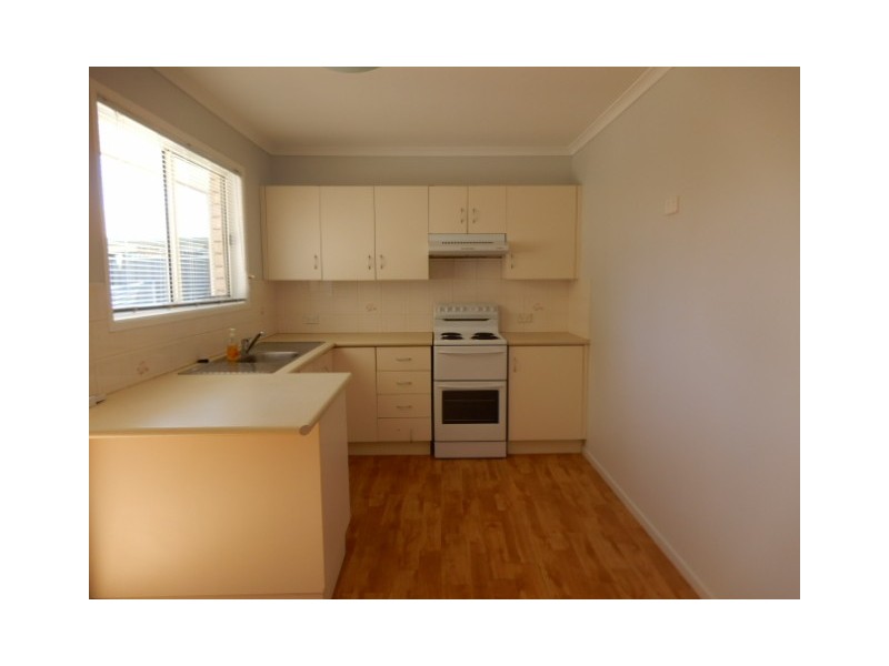 9 Barry Street, Emerald QLD 4720