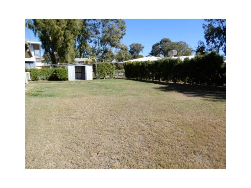 9 Barry Street, Emerald QLD 4720